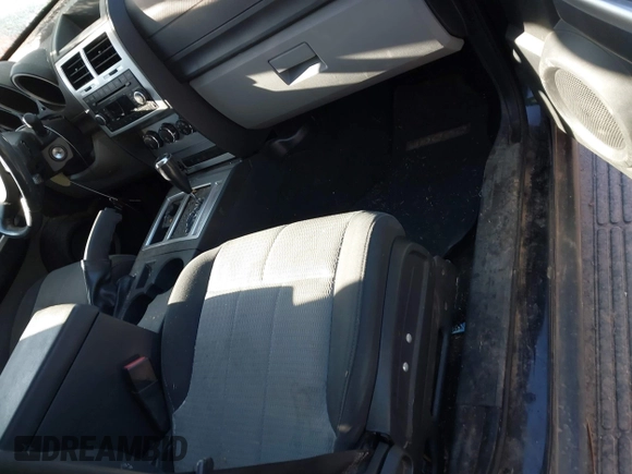 2007 Dodge Nitro SLT with VIN 1D8GU58K67W688374, listed as a IAAI auction lot 41392892 with 97,402 mi miles. Bid and sale history available at carsss.com. Image 5.