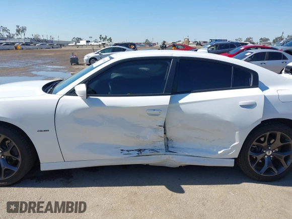 2019 Dodge Charger R/T z VIN 2C3CDXCT8KH738096, wystawiony jako IAAI lot #41676018 z przebiegiem 30 935 mil mil oraz . Historia ofert i sprzedaży dostępna na DreamBid. Obrazek 14.