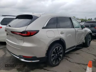 2025 Mazda CX-90 Premium Plus z VIN JM3KKEHA4S1208142, wystawiony jako Copart lot #56283165 z przebiegiem 1581 mil mil oraz Szkody całkowita. Historia ofert i sprzedaży dostępna na DreamBid. Obrazek 3.
