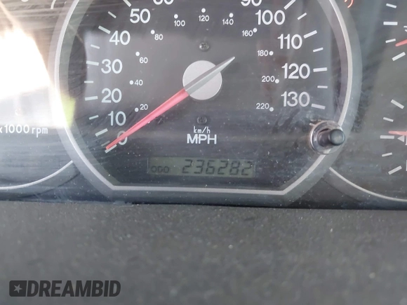 2004 Kia Sedona LX with VIN KNDUP131646596077, listed as a IAAI auction lot 41772025 with 236,282 mi miles. Bid and sale history available at carsss.com. Image 7.