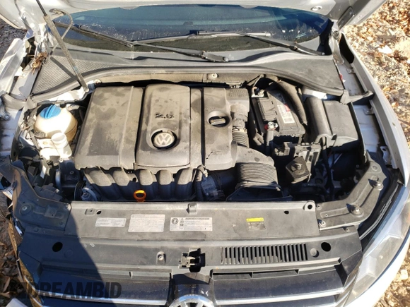 2013 Volkswagen Passat Wolfsburg Edition z VIN 1VWAP7A30DC133893, wystawiony jako Copart lot #82477184 z przebiegiem 136 344 mil mil oraz Szkoda całkowita • Salvage title. Historia ofert i sprzedaży dostępna na DreamBid. Obrazek 12.
