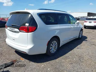 2018 Chrysler Pacifica Touring L Plus с VIN 2C4RC1EG9JR131199, выставлен на аукционе IAAI как лот 41866059 с пробегом 36 686 миль миль и . История ставок и продаж доступна на DreamBid. Изображение 4.