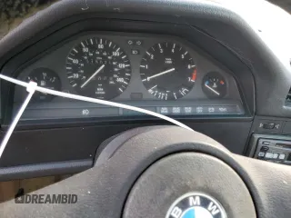 1988 BMW 3 Series z VIN WBABB230XJ8861681, wystawiony jako Copart lot #82829404 z przebiegiem Nie podano mil oraz Czysty tytuł • Clean title. Historia ofert i sprzedaży dostępna na DreamBid. Obrazek 9.