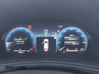 2024 Toyota Highlander XLE z VIN 5TDAAAA59RS011154, wystawiony jako IAAI lot #41243314 z przebiegiem 28 555 mil mil oraz . Historia ofert i sprzedaży dostępna na DreamBid. Obrazek 7.