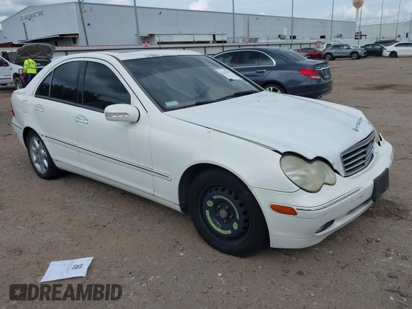 2004 Mercedes-Benz C 240 z VIN WDBRF61J14E016229, wystawiony jako IAAI lot #42576797 z przebiegiem Nie podano mil oraz . Historia ofert i sprzedaży dostępna na DreamBid. Obrazek 1.