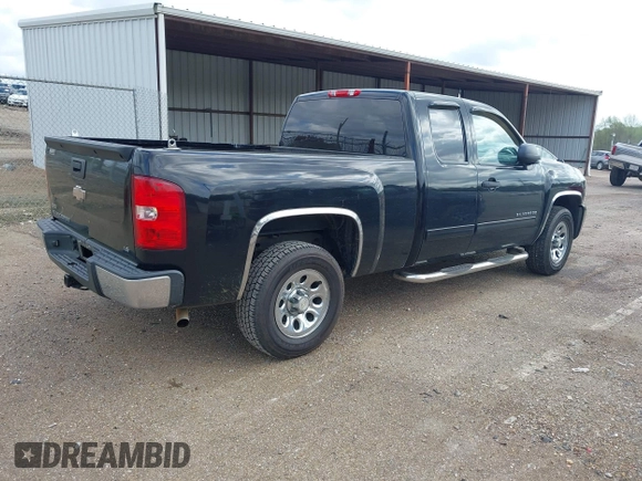 2010 Chevrolet Silverado 1500 LS with VIN 1GCSCREA6AZ245842, listed as a IAAI auction lot 41914724 with 186,952 mi miles. Bid and sale history available at carsss.com. Image 4.