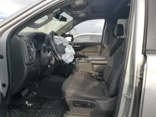 2019 Chevrolet Silverado 1500 RST with VIN 1GCRWDED7KZ302151, listed as a Copart auction lot 67872414 with 105,059 mi miles and Salvage Title. Bid and sale history available at carsss.com. Image 7.