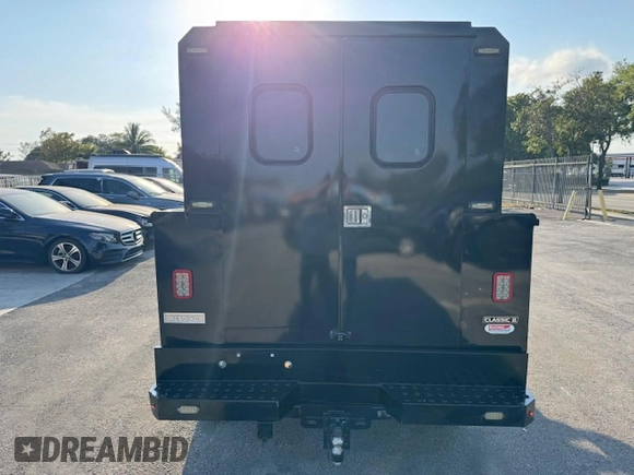 2020 Ford F-350 XL with VIN 1FDRF3A67LED30523, listed as a Copart auction lot 50744025 with 23,926 mi miles and Non repairable. Bid and sale history available at DreamBid. Image 6.
