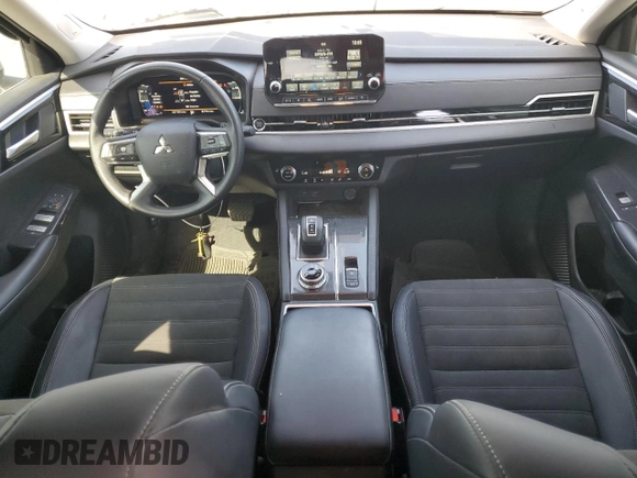 2023 Mitsubishi Outlander SE z VIN JA4J3UA83PZ061950, wystawiony jako Copart lot #54054815 z przebiegiem 31 763 mil mil oraz Szkoda całkowita • Salvage title. Historia ofert i sprzedaży dostępna na DreamBid. Obrazek 8.