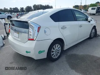 2014 Toyota Prius z VIN JTDKN3DP6E3050927, wystawiony jako IAAI lot #41871777 z przebiegiem 155 040 mil mil oraz . Historia ofert i sprzedaży dostępna na DreamBid. Obrazek 4.