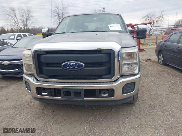 2013 Ford Super Duty F-250 SRW XL with VIN 1FT7W2AT2DEA59223, listed as a IAAI auction lot 41698939 with 189,972 mi miles. Bid and sale history available at carsss.com. Image 12.