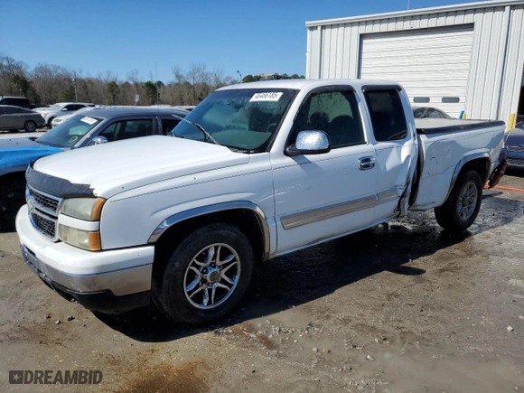 2006 Chevrolet Silverado 1500 LT1 with VIN 1GCEC19V56Z225102, listed as a Copart auction lot 46466185 with 334,838 mi miles and Salvage Title. Bid and sale history available at carsss.com. Image 1.