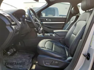 2017 Ford Explorer XLT z VIN 1FM5K7D86HGC17656, wystawiony jako Copart lot #56519135 z przebiegiem 112 156 mil mil oraz Szkoda całkowita • Salvage title. Historia ofert i sprzedaży dostępna na DreamBid. Obrazek 7.