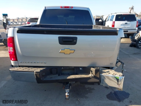 2010 Chevrolet Silverado 1500 LT with VIN 3GCRCSE02AG195809, listed as a IAAI auction lot 42011389 with 94,755 mi miles. Bid and sale history available at carsss.com. Image 17.