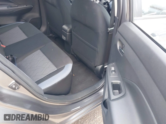 2024 Nissan Versa SV z VIN 3N1CN8EV6RL910272, wystawiony jako IAAI lot #42500325 z przebiegiem 8 343 mil mil oraz . Historia ofert i sprzedaży dostępna na DreamBid. Obrazek 8.