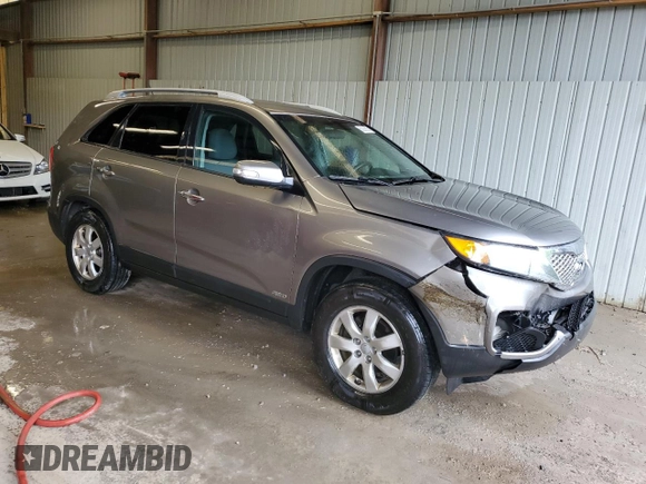 2013 Kia Sorento LX with VIN 5XYKTDA23DG420701, listed as a Copart auction lot 63235625 with 180,322 mi miles and Salvage title. Bid and sale history available at DreamBid. Image 4.