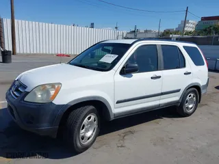 2005 Honda CR-V LX with VIN JHLRD68585C002800, listed as a IAAI auction lot 41939797 with 194,319 mi miles. Bid and sale history available at carsss.com. Image 17.