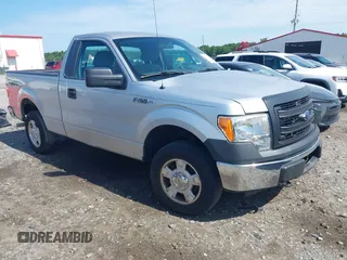 2013 Ford F-150 XL z VIN 1FTMF1EM4DFB49404, wystawiony jako IAAI lot #42640831 z przebiegiem 132 813 mil mil oraz . Historia ofert i sprzedaży dostępna na DreamBid. Obrazek 1.