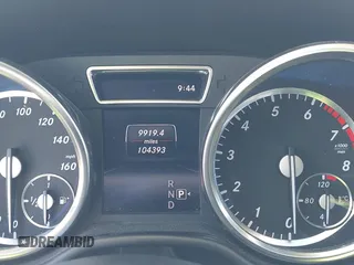 2015 Mercedes-Benz M 350 z VIN 4JGDA5HB3FA453433, wystawiony jako IAAI lot #42371270 z przebiegiem 104 393 mil mil oraz . Historia ofert i sprzedaży dostępna na DreamBid. Obrazek 16.