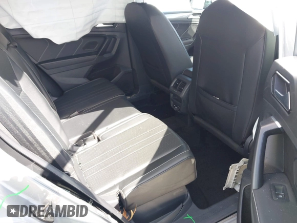 2023 Volkswagen Tiguan SE z VIN 3VV2B7AX0PM034519, wystawiony jako IAAI lot #41723470 z przebiegiem 17 250 mil mil oraz . Historia ofert i sprzedaży dostępna na DreamBid. Obrazek 8.