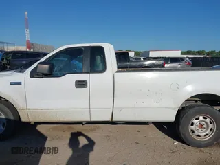 2008 Ford F-150 XL z VIN 1FTRF12W48KC71558, wystawiony jako IAAI lot #42506530 z przebiegiem 154 479 mil mil oraz . Historia ofert i sprzedaży dostępna na DreamBid. Obrazek 14.