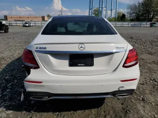 2019 Mercedes-Benz E 300 with VIN WDDZF4KB9KA520910, listed as a Copart auction lot 54697765 with 69,324 mi miles and Salvage title. Bid and sale history available at DreamBid. Image 6.
