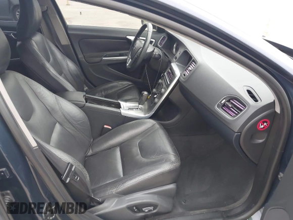 2012 Volvo S60 T5 with VIN YV1622FS0C2122692, listed as a IAAI auction lot 41924096 with 165,749 mi miles. Bid and sale history available at carsss.com. Image 5.