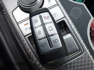 2023 Genesis G70 2.0T z VIN KMTG34TA8PU110168, wystawiony jako IAAI lot #41924246 z przebiegiem 117 927 mil mil oraz . Historia ofert i sprzedaży dostępna na DreamBid. Obrazek 11.