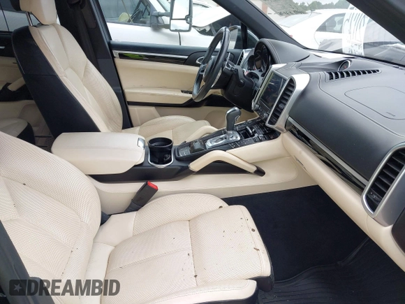 2017 Porsche Cayenne с VIN WP1AA2A20HKA89404, выставлен на аукционе IAAI как лот 42301060 с пробегом 166 083 миль миль и . История ставок и продаж доступна на DreamBid. Изображение 5.