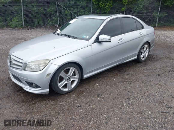 2010 Mercedes-Benz C 300 Sport z VIN WDDGF8BB5AF474511, wystawiony jako IAAI lot #42333110 z przebiegiem 150 202 mil mil oraz . Historia ofert i sprzedaży dostępna na DreamBid. Obrazek 2.