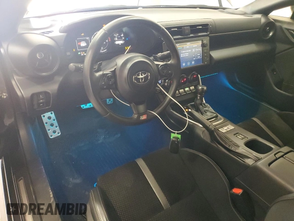 2023 Toyota 86 Premium z VIN JF1ZNBF18P8763745, wystawiony jako Copart lot #55477555 z przebiegiem 45 477 mil mil oraz Szkoda całkowita • Salvage title. Historia ofert i sprzedaży dostępna na DreamBid. Obrazek 8.