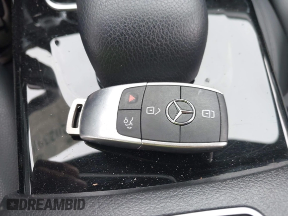 2019 Mercedes-Benz A 220 z VIN WDD3G4EB7KW022688, wystawiony jako IAAI lot #42023919 z przebiegiem 59 968 mil mil oraz . Historia ofert i sprzedaży dostępna na DreamBid. Obrazek 11.