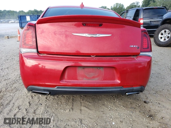 2015 Chrysler 300 S z VIN 2C3CCABT5FH743408, wystawiony jako Copart lot #62085374 z przebiegiem Nie podano mil oraz Szkoda całkowita • Salvage title. Historia ofert i sprzedaży dostępna na DreamBid. Obrazek 6.