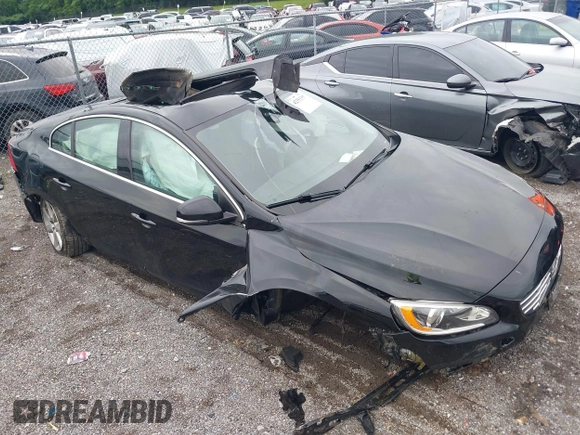 2016 Volvo S60 T5 Premier z VIN YV1612TK3G2411949, wystawiony jako IAAI lot #42353357 z przebiegiem 152 937 mil mil oraz . Historia ofert i sprzedaży dostępna na DreamBid. Obrazek 6.