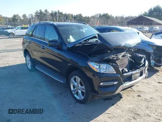 2015 Mercedes-Benz M ML 350 with VIN 4JGDA5HB3FA577878, listed as a IAAI auction lot 41769095 with 84,896 mi miles. Bid and sale history available at carsss.com. Image 1.