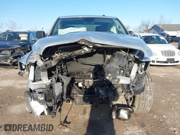 2017 Ram 1500 Express z VIN 3C6RR7KT1HG793157, wystawiony jako IAAI lot #41990661 z przebiegiem 92 038 mil mil oraz . Historia ofert i sprzedaży dostępna na DreamBid. Obrazek 12.