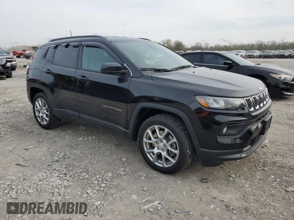 2024 Jeep Compass Latitude Lux z VIN 3C4NJDFN1RT130236, wystawiony jako Copart lot #51159065 z przebiegiem 9 678 mil mil oraz Szkoda całkowita • Salvage title. Historia ofert i sprzedaży dostępna na DreamBid. Obrazek 4.
