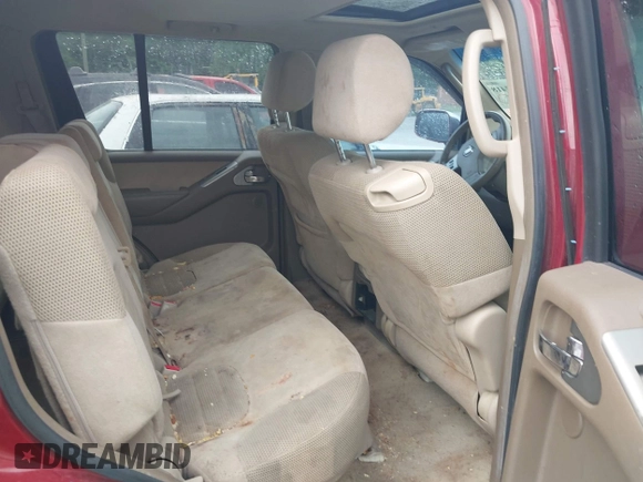 2006 Nissan Pathfinder SE z VIN 5N1AR18U46C625611, wystawiony jako IAAI lot #42317418 z przebiegiem 246 810 mil mil oraz . Historia ofert i sprzedaży dostępna na DreamBid. Obrazek 8.