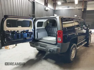 2008 Hummer H3 SUV with VIN 5GTEN13E388156284, listed as a IAAI auction lot 42107564 with 117,532 mi miles. Bid and sale history available at carsss.com. Image 4.