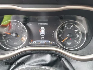 2015 Jeep Cherokee Limited with VIN 1C4PJMDB9FW680565, listed as a IAAI auction lot 42134052 with 192,728 mi miles. Bid and sale history available at carsss.com. Image 7.