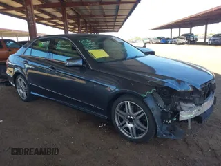 2010 Mercedes-Benz E-Class E 350 Luxury with VIN WDDHF8HB4AA069555, listed as a IAAI auction lot 39613371 with 94,454 mi miles. Bid and sale history available at carsss.com. Image 1.