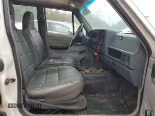 1996 Jeep Cherokee SE z VIN 1J4FJ28S7TL256478, wystawiony jako Copart lot #47164985 z przebiegiem 195 800 mil mil oraz Nie do naprawy • Non repairable. Historia ofert i sprzedaży dostępna na DreamBid. Obrazek 7.