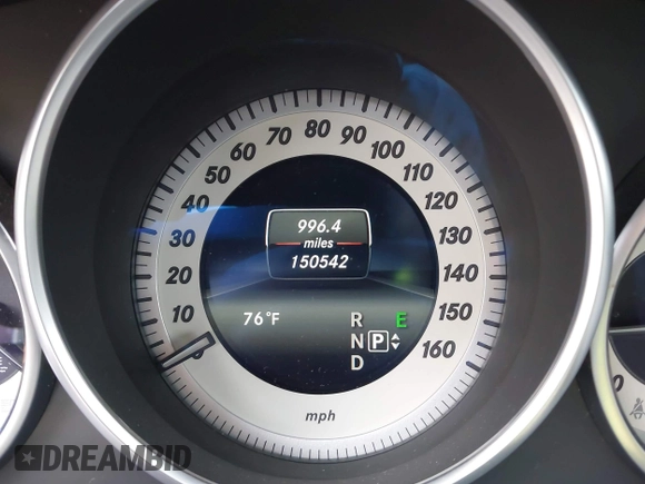 2015 Mercedes-Benz E-Class E 350 Luxury with VIN WDDHF8JB2FB088875, listed as a IAAI auction lot 42128441 with 150,542 mi miles. Bid and sale history available at carsss.com. Image 15.