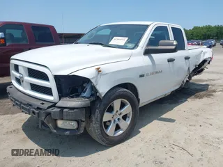 2012 Ram 1500 Express z VIN 1C6RD7FT4CS134208, wystawiony jako IAAI lot #42394244 z przebiegiem 237 895 mil mil oraz . Historia ofert i sprzedaży dostępna na DreamBid. Obrazek 2.