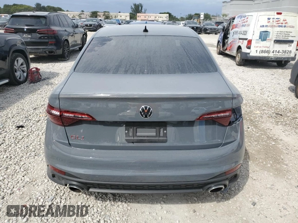 2024 Volkswagen Jetta GLI 40th Anniversary Edition z VIN 3VW9T7BU1RM017078, wystawiony jako Copart lot #76077054 z przebiegiem 12 054 mil mil oraz Szkoda całkowita • Salvage title. Historia ofert i sprzedaży dostępna na DreamBid. Obrazek 6.