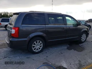 2015 Chrysler Town & Country LX with VIN 2C4RC1AG6FR675771, listed as a Copart auction lot 82665674 with 146,636 mi miles and Salvage Title. Bid and sale history available at carsss.com. Image 3.