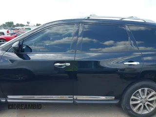2015 Nissan Pathfinder SV with VIN 5N1AR2MN8FC689252, listed as a IAAI auction lot 42409596 with 165,825 mi miles and . Bid and sale history available at DreamBid. Image 14.