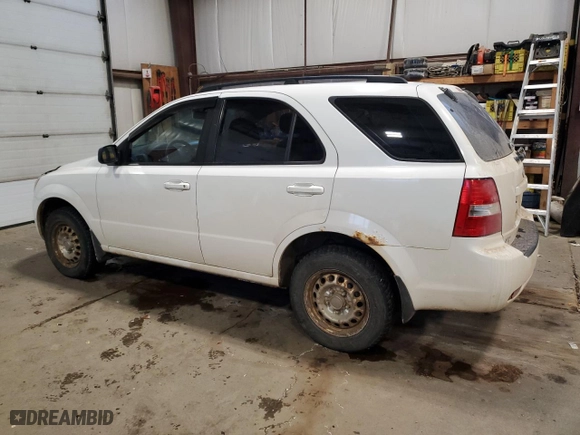 2009 Kia Sorento LX with VIN KNDJC735095892360, listed as a Copart auction lot 43809195 with 332,770 mi miles and Salvage Title. Bid and sale history available at carsss.com. Image 2.