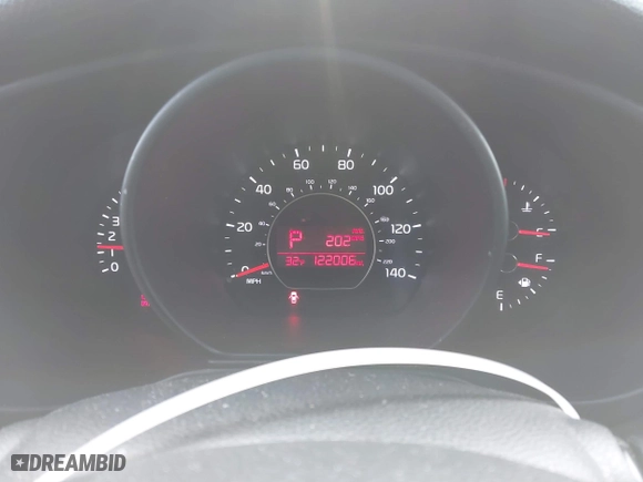 2014 Kia Soul with VIN KNDJN2A28E7111086, listed as a IAAI auction lot 41280944 with 122,006 mi miles. Bid and sale history available at carsss.com. Image 7.