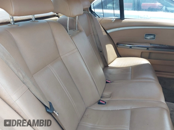 2006 BMW 7 Series 750Li z VIN WBAHN83526DT63490, wystawiony jako IAAI lot #42624790 z przebiegiem 146 508 mil mil oraz . Historia ofert i sprzedaży dostępna na DreamBid. Obrazek 8.